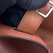 将图像加载到图库查看器中，The Row Margaux 17 Brown Leather
