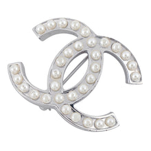 Load image into Gallery viewer, CHANEL CC Logo Brooch Silver/White Metal Faux Pearl
