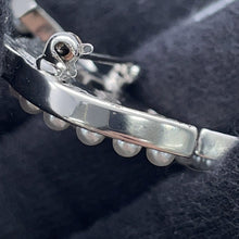 Load image into Gallery viewer, CHANEL CC Logo Brooch Silver/White Metal Faux Pearl

