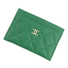 将图像加载到图库查看器中，CHANEL Matelasse Classic Card Case GreenAP0213 Lambskin

