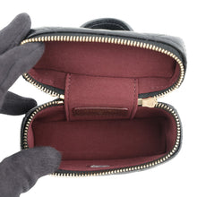 将图像加载到图库查看器中，CHANEL Classic Mini Bag Charm BlackAP4897 Caviar Leather
