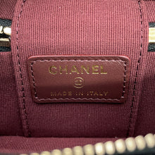 将图像加载到图库查看器中，CHANEL Classic Mini Bag Charm BlackAP4897 Caviar Leather

