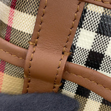 将图像加载到图库查看器中，BURBERRY checked bucket bag Archive Beige81289561 PVC Leather Size Small
