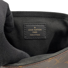 Load image into Gallery viewer, LOUIS VUITTON Locky NoirM44141 Monogram Smooth Cowhide Leather Size BB
