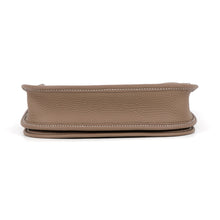 Load image into Gallery viewer, HERMES Evelyne3 Etoupe Taurillon Clemence Size 23
