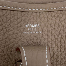Load image into Gallery viewer, HERMES Evelyne3 Etoupe Taurillon Clemence Size 23
