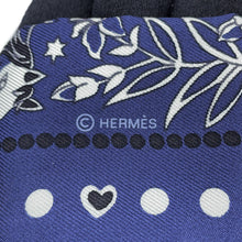 Load image into Gallery viewer, HERMES Twilly Entre Ciel et mer Bandana Between the Sky and the Sea Bandana Marine/White/Black Silk100%
