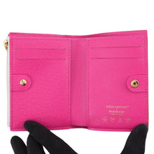 Load image into Gallery viewer, LOUIS VUITTON LVx™ Portefeuille Lisa Blanc/FuchsiaM27736 Monogram・Multicolor
