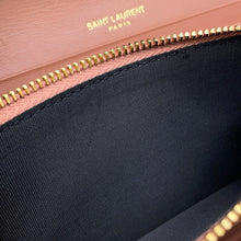 将图像加载到图库查看器中，SAINT LAURENT PARIS Cassandra Wallet Barely Pink372264 Leather
