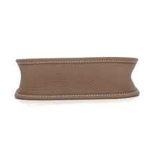 将图像加载到图库查看器中，HERMES Evelyne Long Etoupe Taurillon Clemence Size TPM
