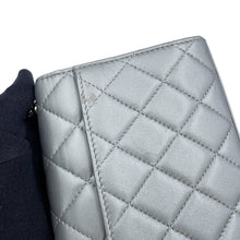 Load image into Gallery viewer, CHANEL Top-handle shoulder bag SilverAP3237 Lambskin
