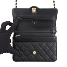将图像加载到图库查看器中，CHANEL Matelasse Chain wallet BlackAP4218-B17773-94305 Lambskin/Patent Leather
