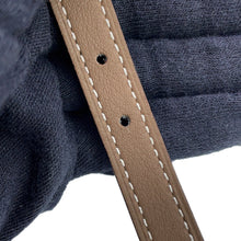 将图像加载到图库查看器中，HERMES Mini Constance Reversible H-Belt Size 65 Etoupe/White Epsom Swift Leather
