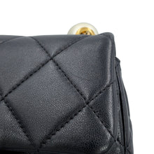 将图像加载到图库查看器中，CHANEL Matelasse Mini Flapback BlackAS4868-B16574-94305 Lambskin
