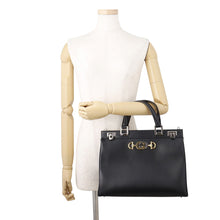 Load image into Gallery viewer, GUCCI Zumi Medium Top Handle Black564714 Leather Size Medium
