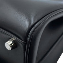 Load image into Gallery viewer, GUCCI Zumi Medium Top Handle Black564714 Leather Size Medium
