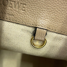 Load image into Gallery viewer, LOEWE hammock SandA538S35X51 2150 Soft Grained Calf Leather Size Small
