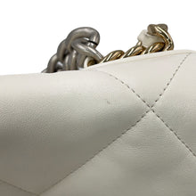 将图像加载到图库查看器中，CHANEL CHANEL 19 Dixneuf Matelasse Shoulder Bag WhiteAS1161-B07327-10601 Lambskin Size Large

