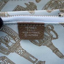Load image into Gallery viewer, HERMES Azap compact silk in Etoupe Evercolor
