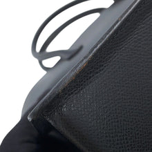将图像加载到图库查看器中，HERMES White Bass Black Courchevel Size PM
