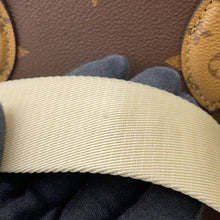 Load image into Gallery viewer, LOUIS VUITTON Onthego RedM46373 Monogram Monogram Reverse Canvas Monogram Giant Size PM
