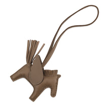 Load image into Gallery viewer, HERMES Rodeo Pegasus Etoupe Lambskin Swift Leather Size PM

