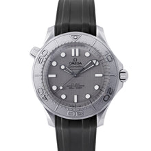 将图像加载到图库查看器中，OMEGA Seamaster Diver 300M Co-Axial Master Chronometer Stainless Steel Rubber210.32.42.20.06.002
