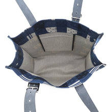 Load image into Gallery viewer, HERMES Etrivière Shopping Bag Tote Blue Abyss/Ecru/Black Toile H・Plume Viking Vache Hunter Leather
