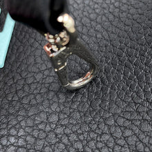将图像加载到图库查看器中，LOUIS VUITTON Capucines Noir/Blue/PinkM56072 Taurillon Leather Plexiglas Size Mini

