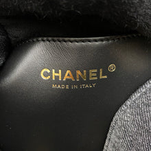 Load image into Gallery viewer, CHANEL CHANEL25 ChainShoulder Bag BlackAS5553 Denim Size Large
