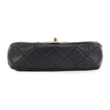 将图像加载到图库查看器中，CHANEL Matelasse Pearl ChainShoulder Bag BlackAS2210-B04443-94305 Lambskin Faux Pearl
