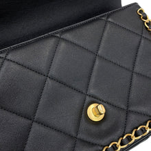 Load image into Gallery viewer, CHANEL Matelasse ChainFlap Bag BlackAS5089-B17712-94305 Lambskin
