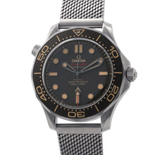 将图像加载到图库查看器中，OMEGA Seamaster Diver300 007 Edition W42mm TI Brown Dial210.90.42.20.01.001
