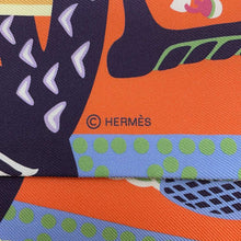 Load image into Gallery viewer, HERMES Twilly Fantasia d&#39;Etriers Fantaisie d&#39;Etriers Apricot/Aubergine Silk100%
