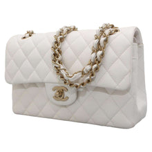 将图像加载到图库查看器中，CHANEL Matelasse Double Flap Chain Shoulder Bag White A01113 Caviar Leather Size 23
