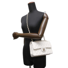 Load image into Gallery viewer, CHANEL Matelasse Double Flap Chain Shoulder Bag White A01113 Caviar Leather Size 23
