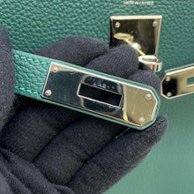 Load image into Gallery viewer, HERMES Kelly Au Pass Malachite/Black/Blue Zanzibar Togo Leather Evercolor Box Calf Leather Size 28
