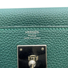 Load image into Gallery viewer, HERMES Kelly Au Pass Malachite/Black/Blue Zanzibar Togo Leather Evercolor Box Calf Leather Size 28
