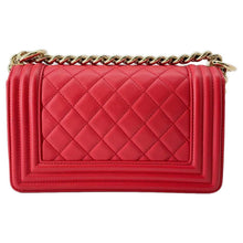 将图像加载到图库查看器中，CHANEL Boy Chanel ChainShoulder Bag Red A67085 Lambskin
