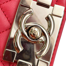 将图像加载到图库查看器中，CHANEL Boy Chanel ChainShoulder Bag Red A67085 Lambskin
