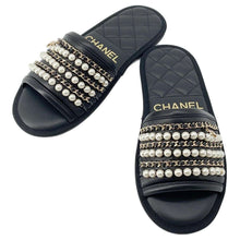 Load image into Gallery viewer, CHANEL PearlChain Sandals Black G36005 Leather Size XS
