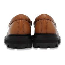 将图像加载到图库查看器中，CELINE TriompheChain Margaret Loafers Light Tan Leather Size 35
