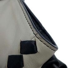 将图像加载到图库查看器中，Bottega Veneta INTRECCIATO Shoulder Bag Black/Ivory Leather
