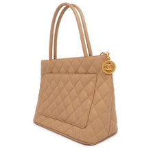 将图像加载到图库查看器中，CHANEL Medallion Tote Beige A01804 Caviar Leather
