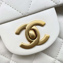 Load image into Gallery viewer, CHANEL Matelasse ChainShoulder White A01113 Lambskin
