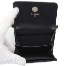 将图像加载到图库查看器中，CHANEL Matelasse Pearl Chain Wallet Black AP2583 Lambskin
