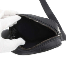 将图像加载到图库查看器中，LOEWE Anagram Shoulder Bag Black Leather PVC
