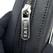 将图像加载到图库查看器中，LOEWE Anagram Shoulder Bag Black Leather PVC
