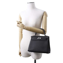 Load image into Gallery viewer, HERMES Kelly Retourne Black Togo Leather Size 25
