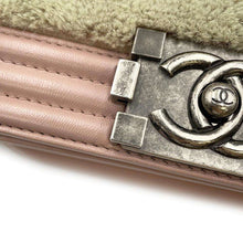 将图像加载到图库查看器中，CHANEL Boy Chanel ChainShoulder Pink Leather Fur
